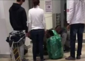 Barajas se llena de detectives para acabar con la mafia de empaquetadores ilegales