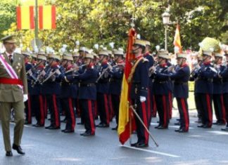 Los Reyes presiden en Guadalajara el Dia de las Fuerzas Armadas