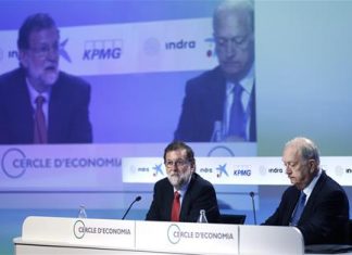 Rajoy afirma que algunos pretenden liquidar la Constitución española y la soberanía nacional «en un día»