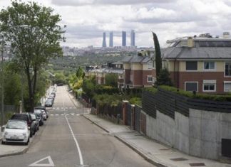 Angustia en Valdemarín: un barrio de lujo con 1.290 pisos fuera de la ley