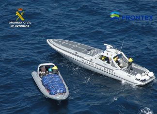 La Guardia Civil detecta una embarcación con 1413 kilos de marihuana en el Mar Adriático