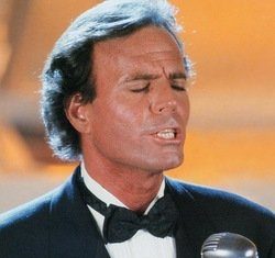La prueba de ADN de Julio Iglesias salió de la basura