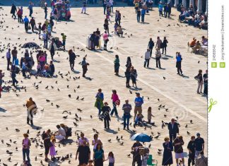 La Policía Nacional identifica a cerca de 800 turistas británicos supuestamente afectados por intoxicaciones alimentarias en Baleares