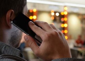 Facua denuncia a las principales empresas de seguridad privada por sus líneas 902