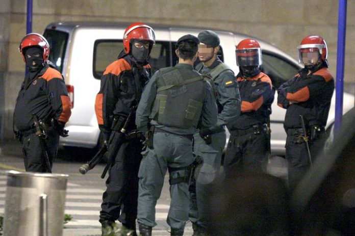 LOS NUEVE DETENIDOS ACUSADOS DE FORMAR LA DIRECCIÓN DE EKIN