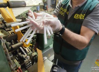 La Guardia Civil desmantela la primera fábrica clandestina de tabaco «underground» de Europa